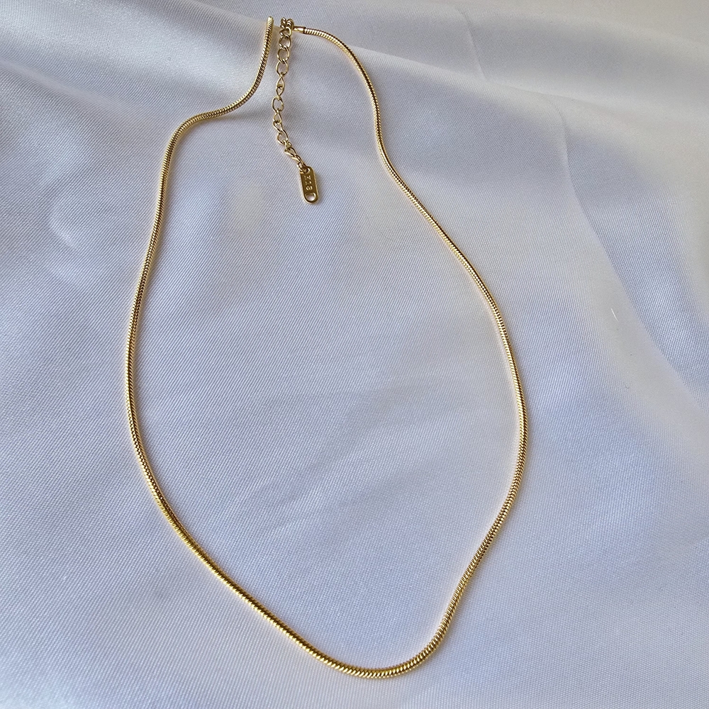 🏷NEW Sleek Gold Necklace for Women